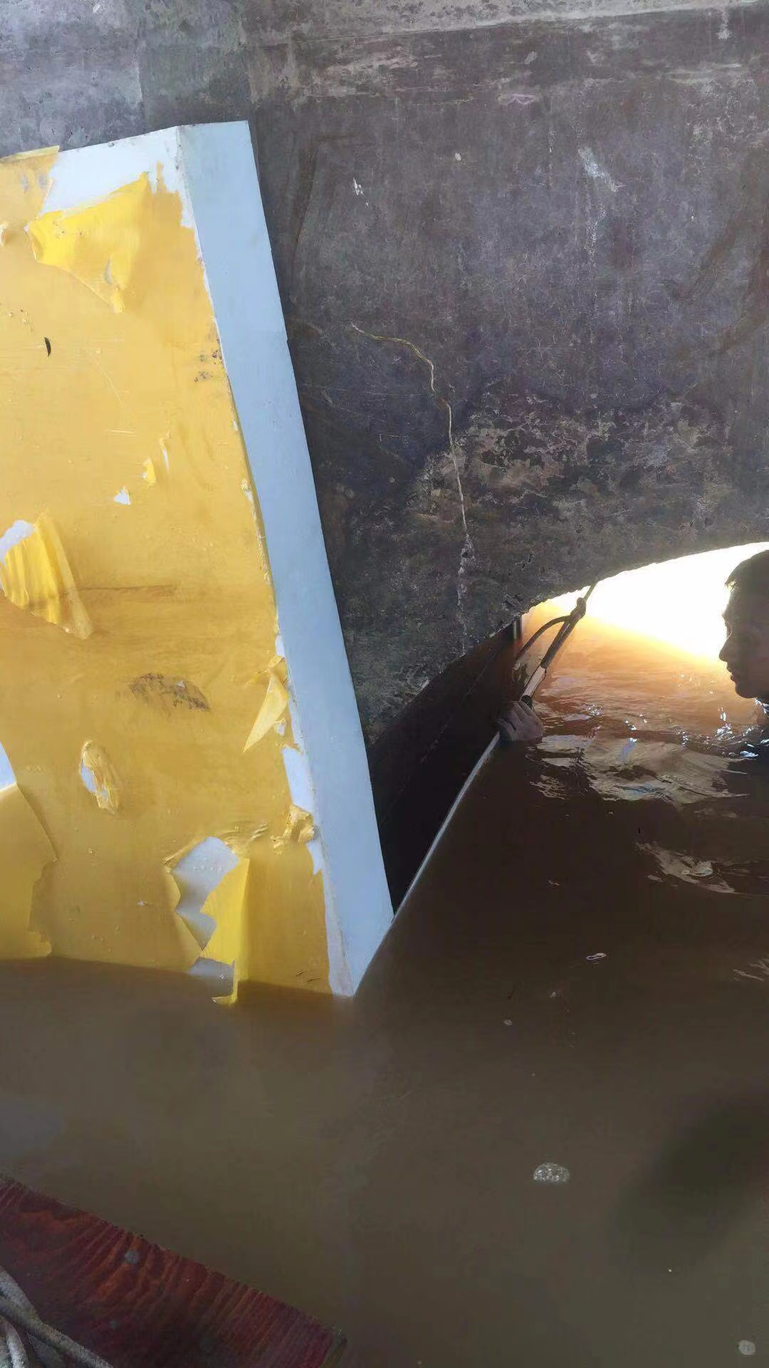 莱山水下堵漏品牌:盛龙水下堵漏封堵作业打捞切割焊接潜水救援工程有限公司
