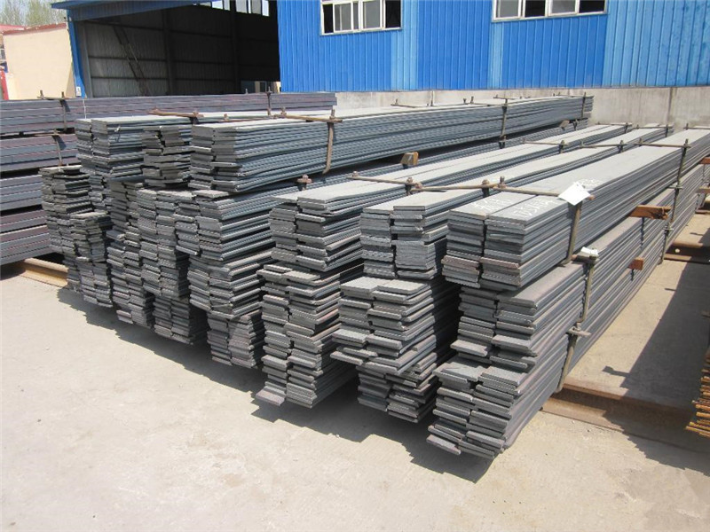 批发零售Q235扁钢厂家专业生产设备