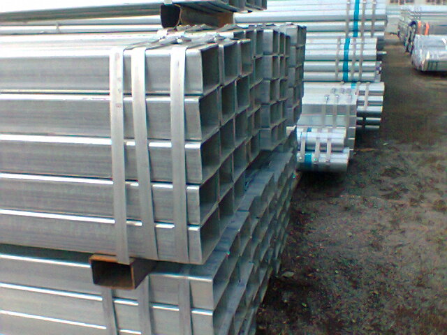 板房立柱用40*60镀锌方管价格厂家拥有先进的设备