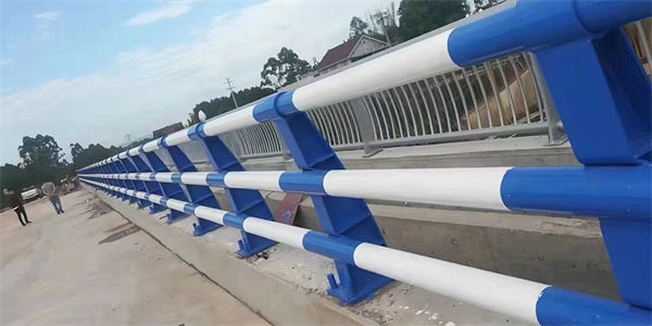 蒲城桥梁防撞护栏-桥梁防撞护栏质量有保障