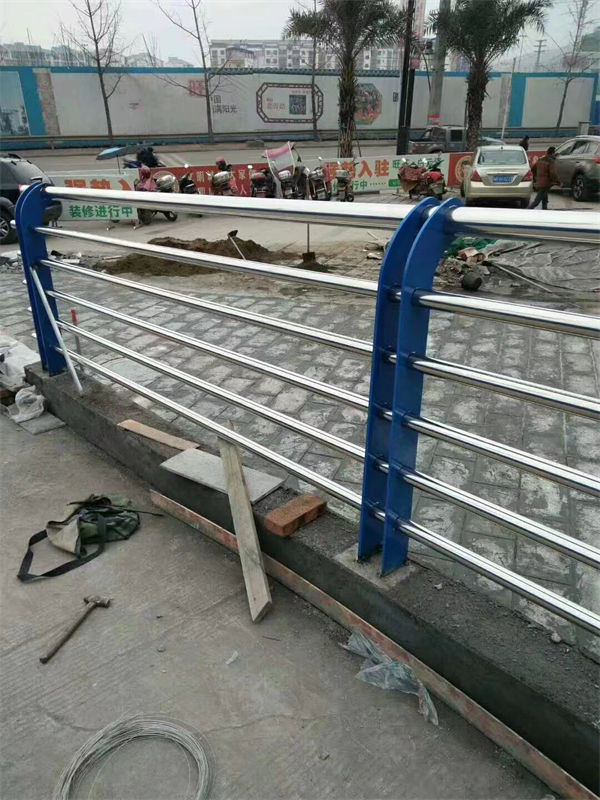 鄂州价格合理的不锈钢河道护栏厂家