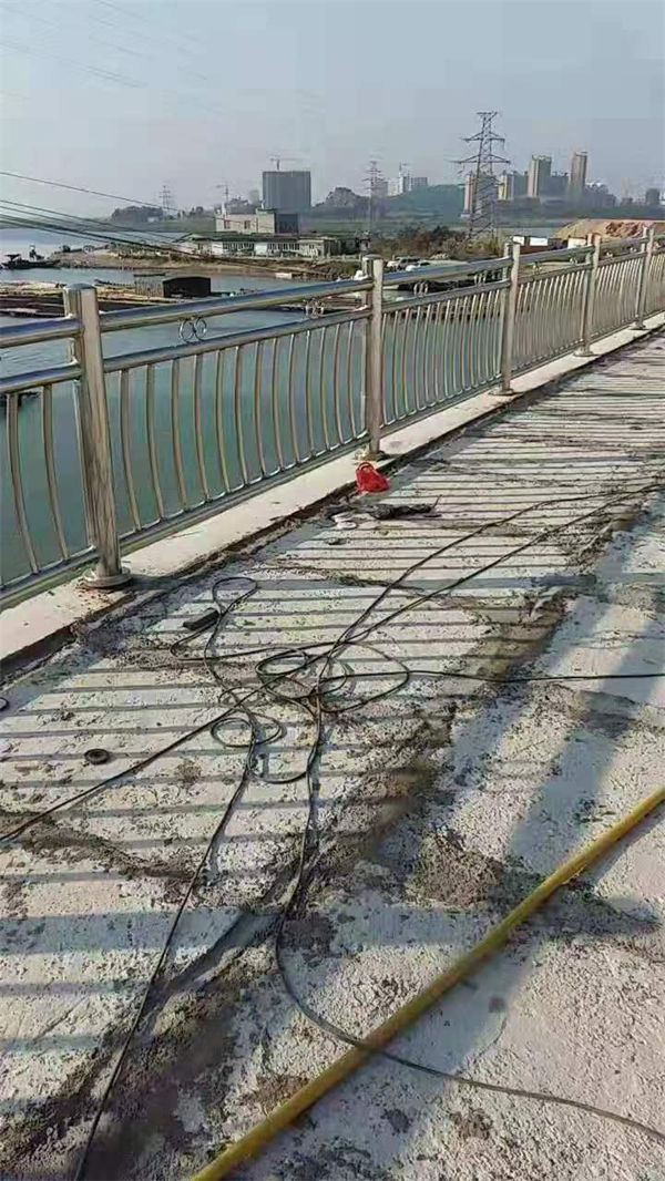 桥梁护栏实力厂家品质优选